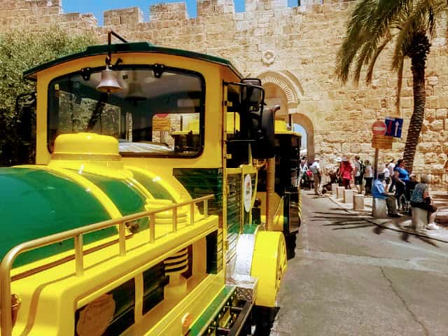 בר מצווה בכותל בשילוב רכבת הכותל